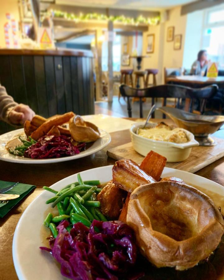 The Coach And Horses Inn Chepstow Eksteriør bilde