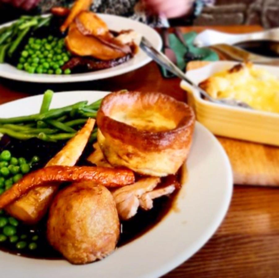The Coach And Horses Inn Chepstow Eksteriør bilde