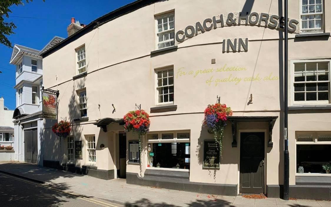 The Coach And Horses Inn Chepstow Eksteriør bilde