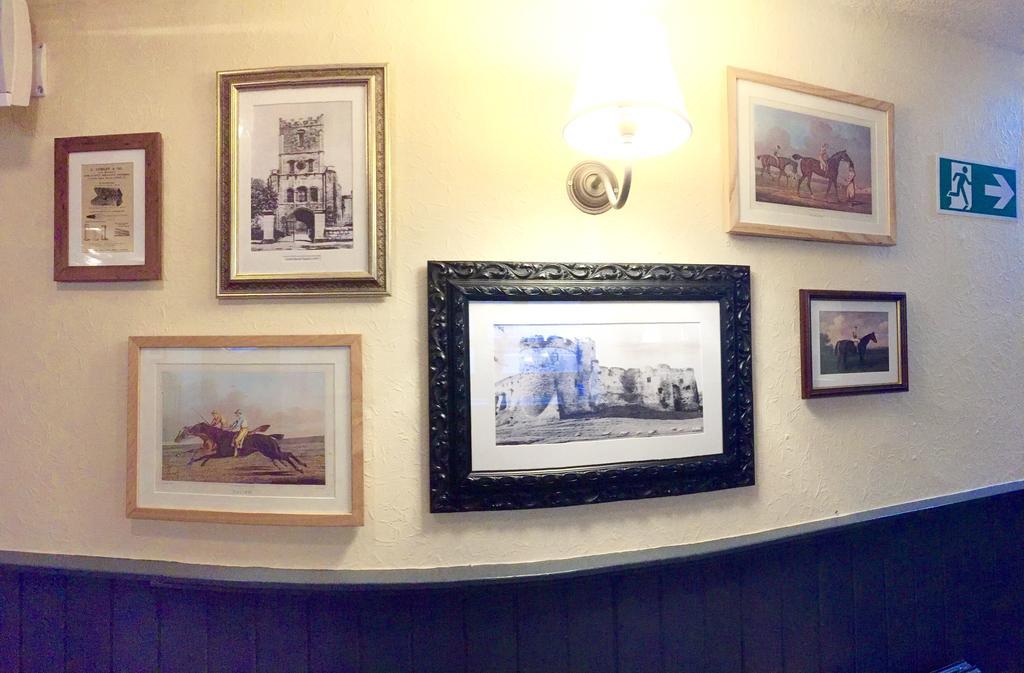 The Coach And Horses Inn Chepstow Eksteriør bilde